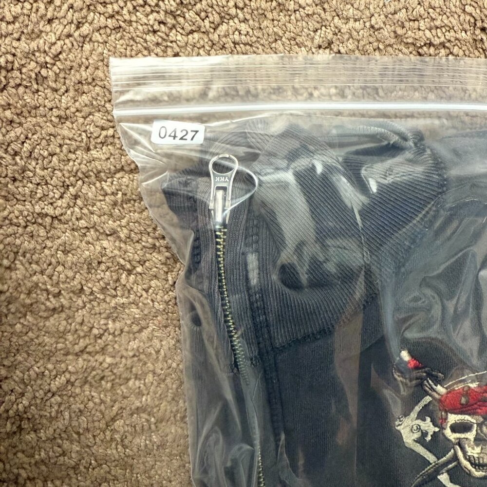 Disneyland Black Pirates Of The Caribbean Full Zip Up Y2K Sweatshirt Size XL - Picture 8 of 8